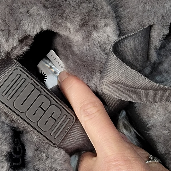 UGG Women's UGG Super Fluff Slippers Brand new - Picture 5 of 6